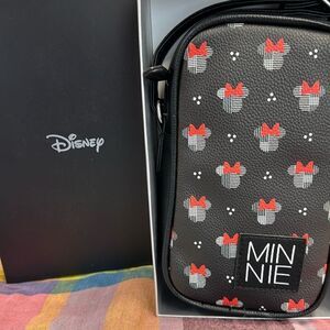 Disney Minnie crossbody bag with Kate Spade
Minnie Mouse.